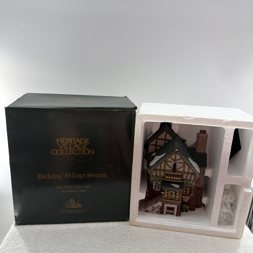 Dept 56 Dickens' Village The Pied Bull Inn #57517 from 1993 - #4 Heritage In Box
